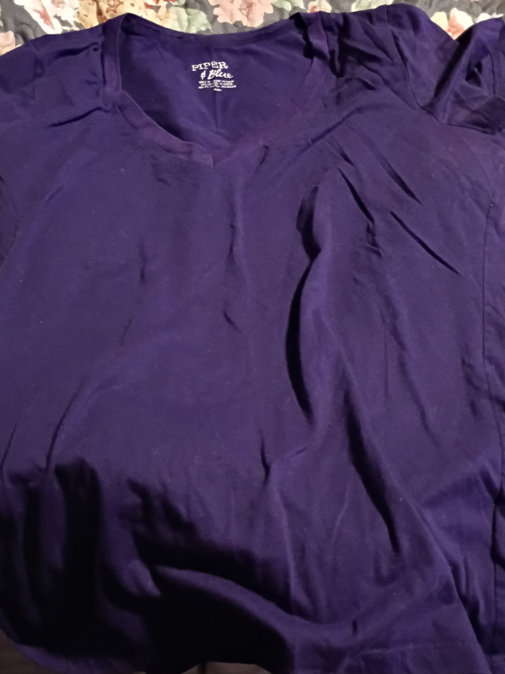 Piper & Blue Short Sleeve V-Neck Tee in Deep Purple